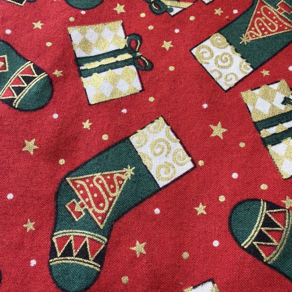 Vtg Christmas Fabric Lot, 9 Designs Have 1 Yard And A Pile Of Fabric Remnants